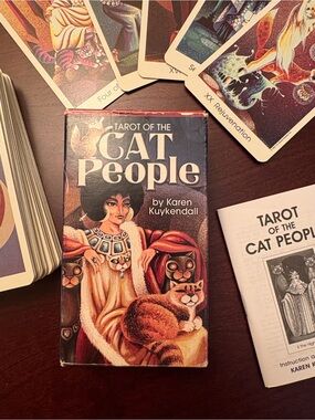 Tarot Cards/Tarot of the Cat People Deck Italian Print Edition Multicolor Art
